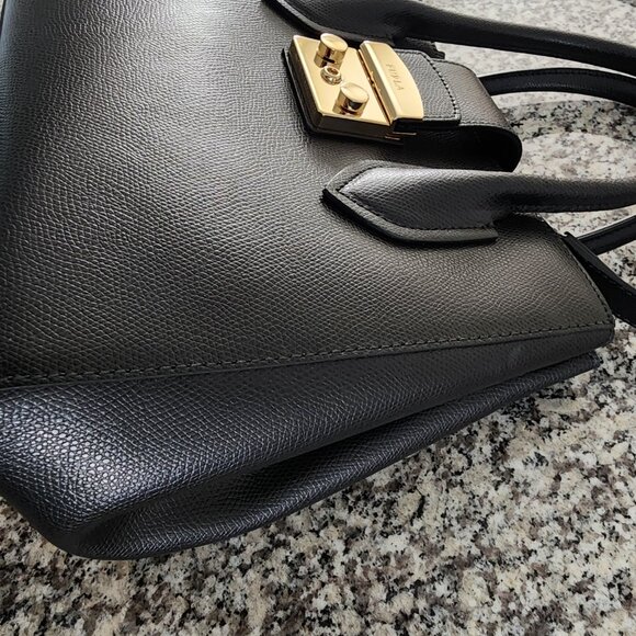 BNWT–Slightly Imperfect [ Furla Metropolis Small Tote Bag🖤] (#241) - Picture 6 of 13